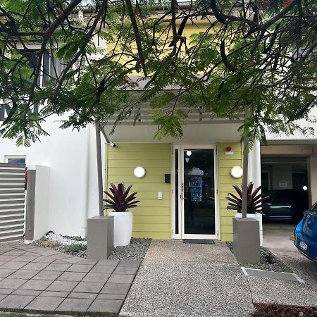 Redcliffe Motor Inn Екстер'єр фото