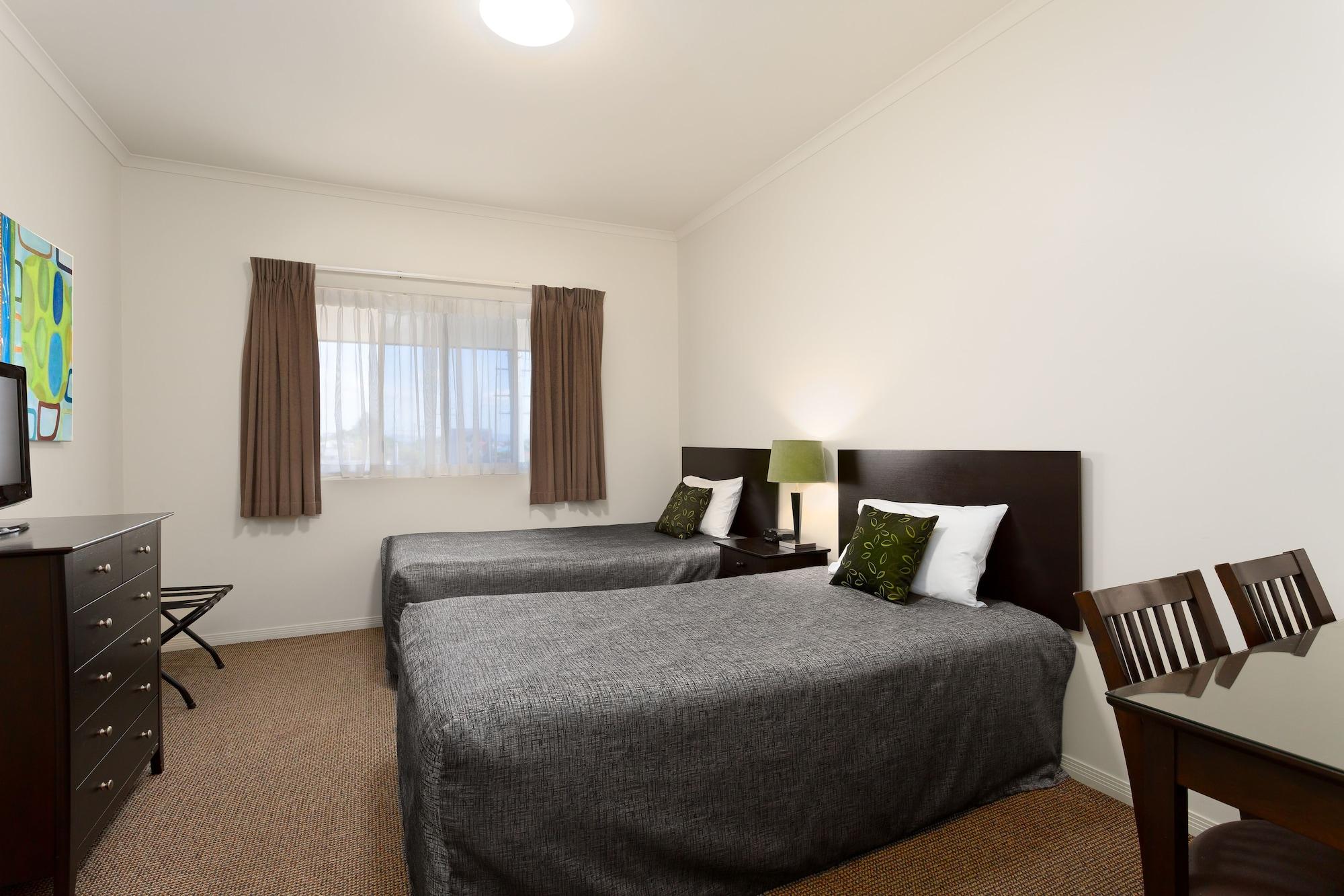 Redcliffe Motor Inn Екстер'єр фото