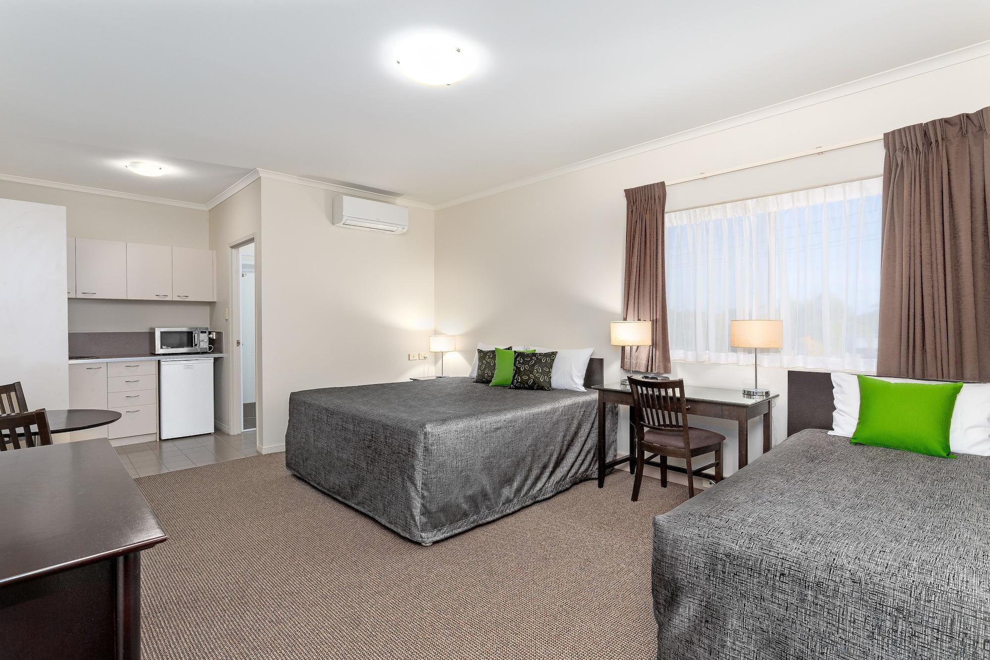 Redcliffe Motor Inn Екстер'єр фото