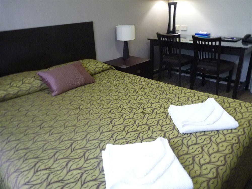 Redcliffe Motor Inn Екстер'єр фото