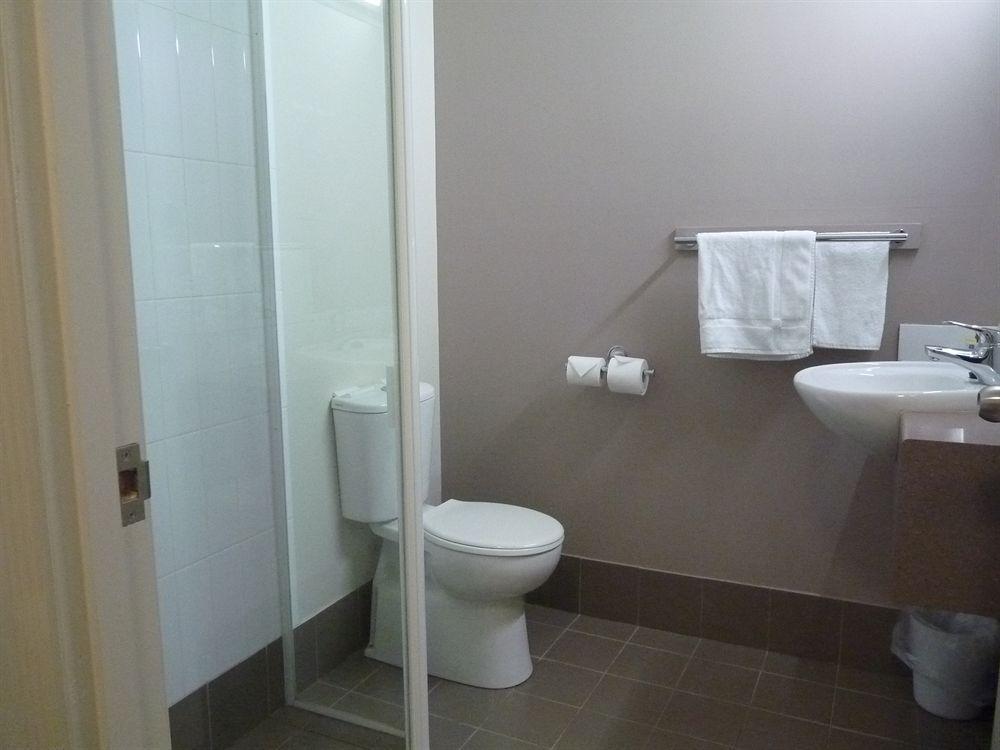 Redcliffe Motor Inn Екстер'єр фото