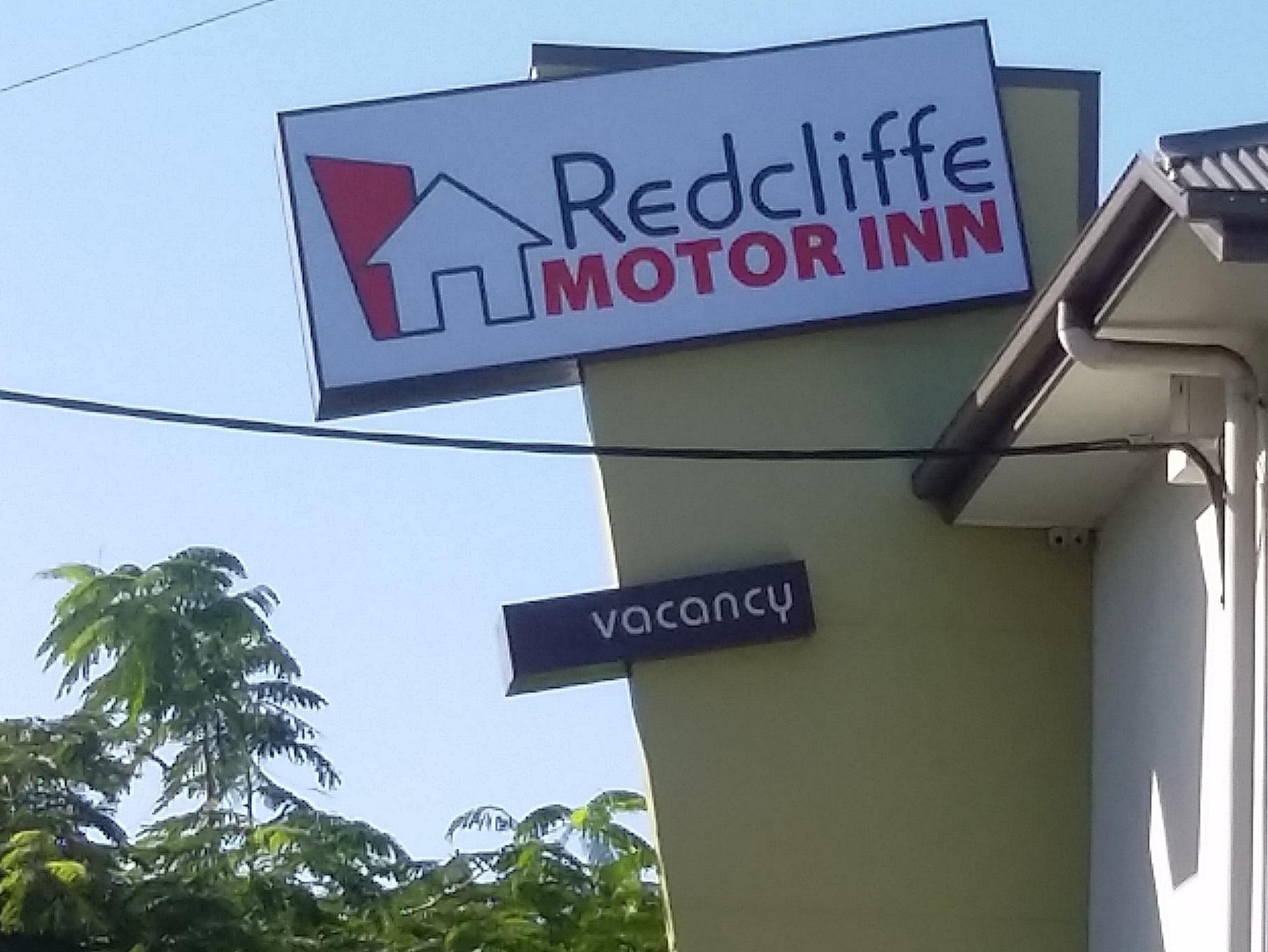 Redcliffe Motor Inn Екстер'єр фото