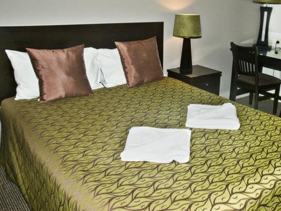 Redcliffe Motor Inn Екстер'єр фото