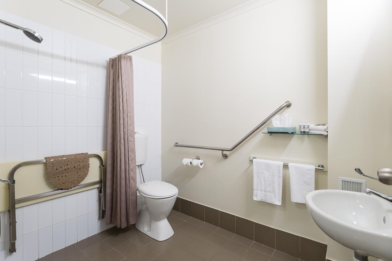 Redcliffe Motor Inn Екстер'єр фото