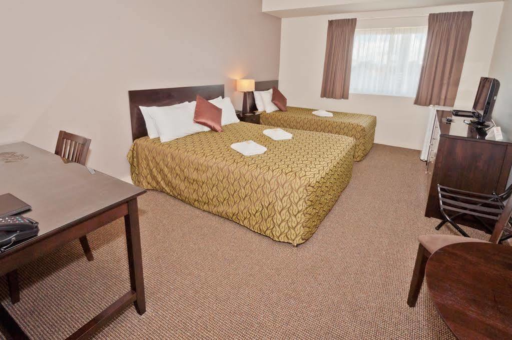 Redcliffe Motor Inn Екстер'єр фото