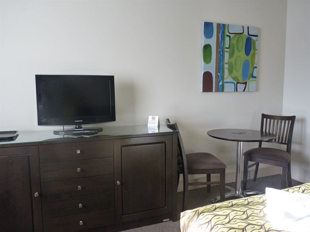 Redcliffe Motor Inn Екстер'єр фото